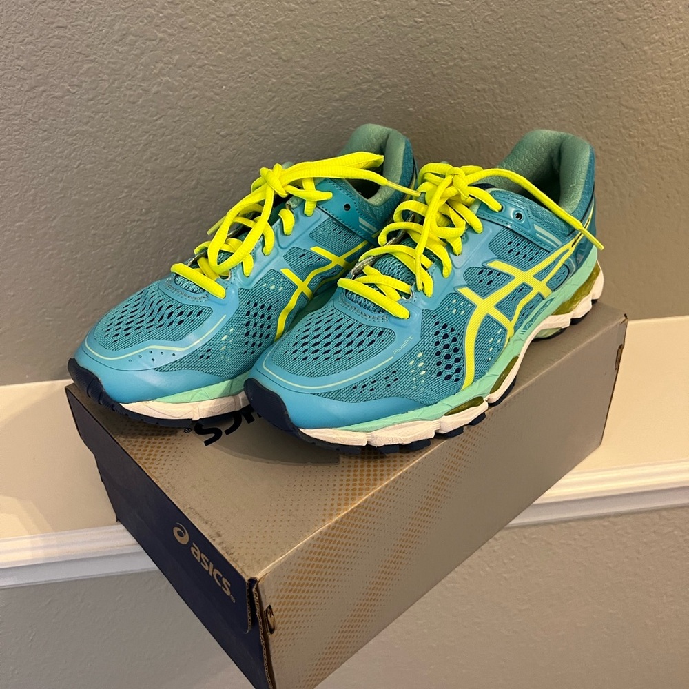 ASICS Gel Kayano Women’s Size 7.5